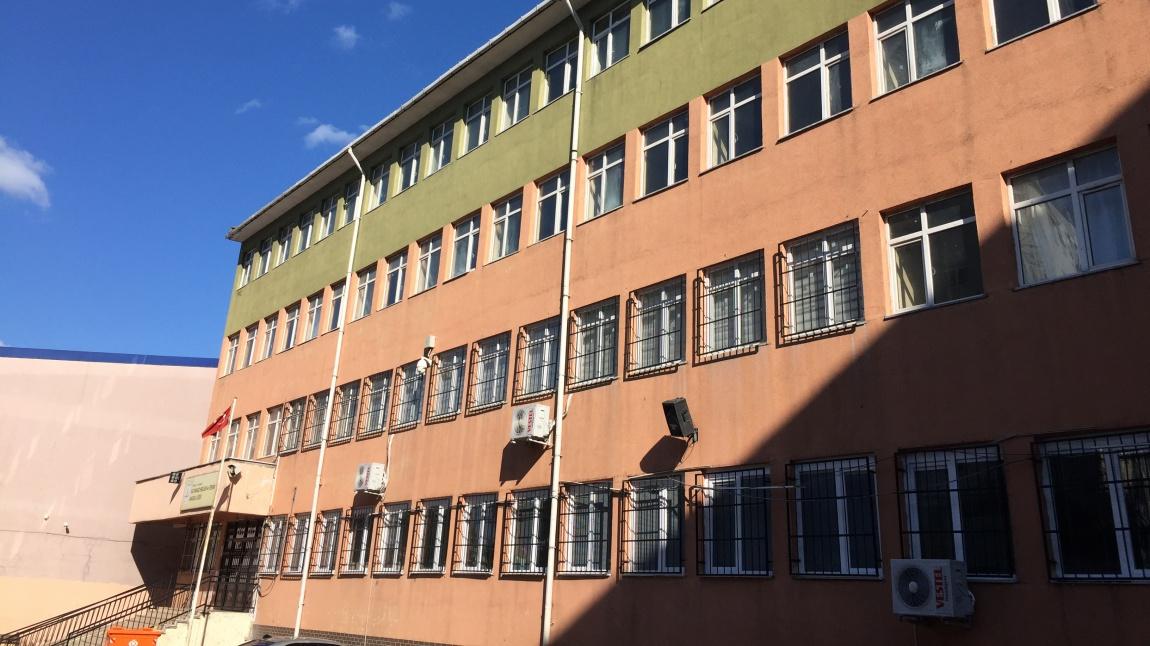 Sultangazi Mesleki ve Teknik Anadolu Lisesi Fotoğrafı